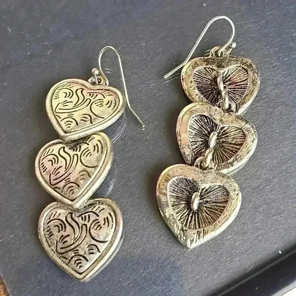 Vintage silver tone triple hearts drop earrings - Picture 6 of 17